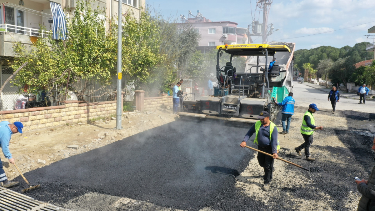 Başkan Çerçioğlu’nun Öncülüğünde Aydın’ın Tüm İlçelerinde Yol Seferberliği