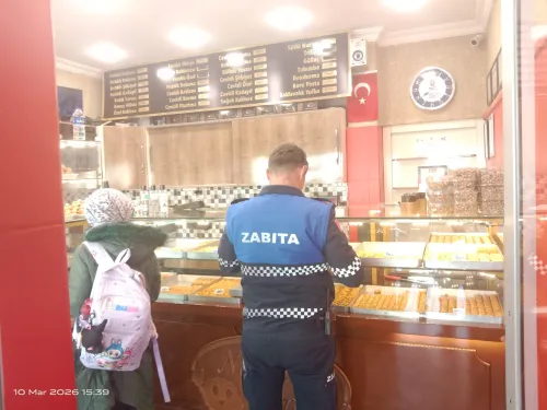 BİGA'DA HALK SAĞLIĞINA SIKI MARKAJ: BELEDİYE ZABITA EKİPLERİNDEN TATLI ÜRETİM TESİSLERİNE ANLIK VE TİTİZ DENETİM!
